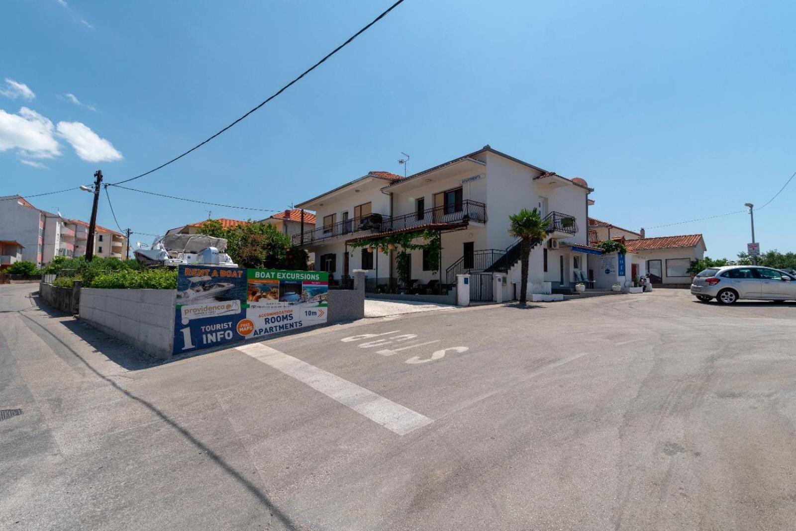 Apartman Karmen Trogir Exterior photo