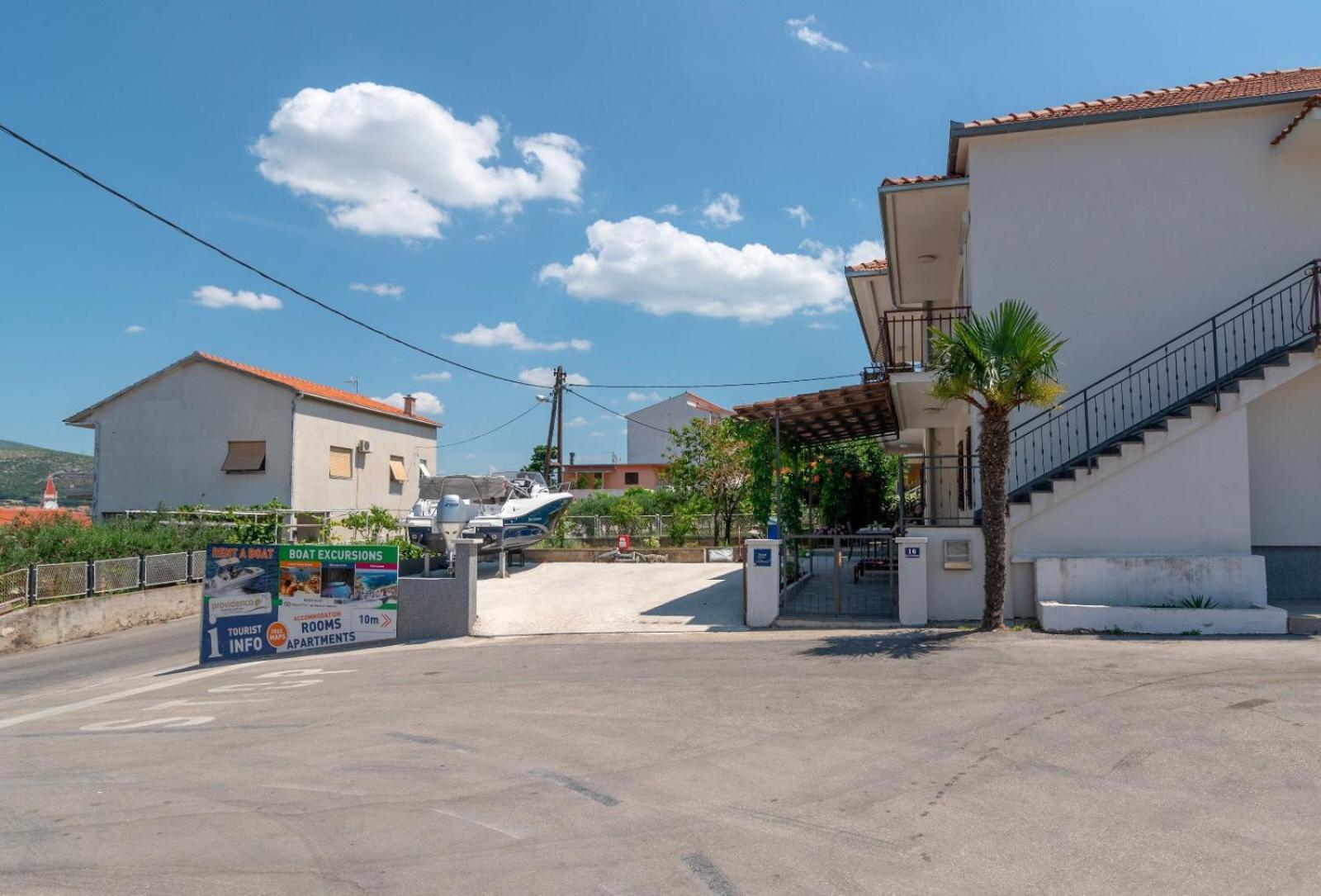 Apartman Karmen Trogir Exterior photo